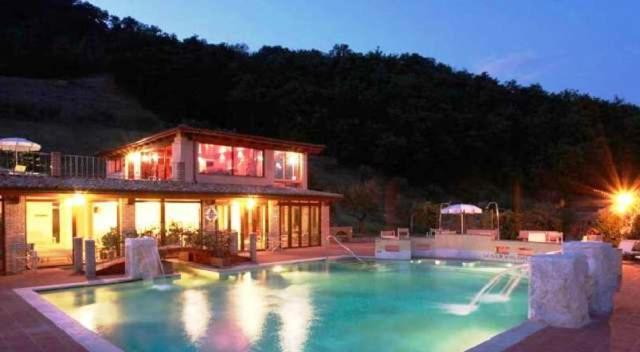 Villa Valentina Spa Умбертиде Екстериор снимка